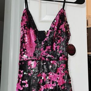Hot Miami Styles pink iridescent sequin bodycon dress